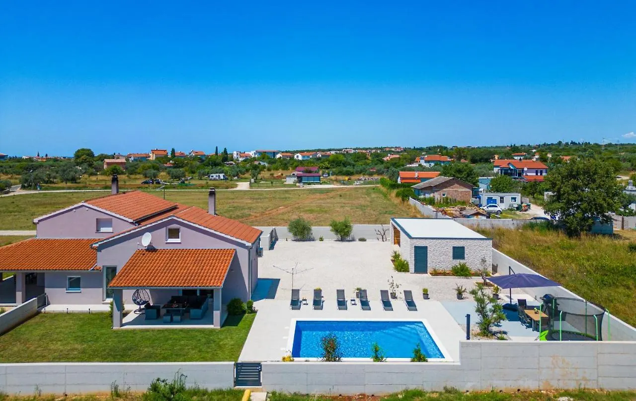 Vacation House Ana Fazana 0*,